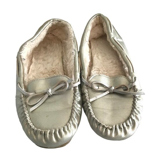 WARM WOMENS SILVER TONE SLIP ON SHOES SIZE 8 - Picture 3 of 5